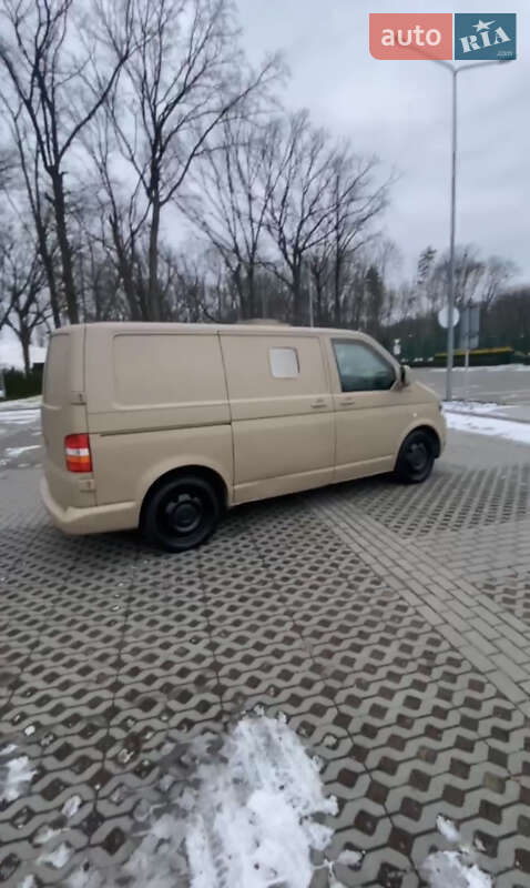 Вантажний фургон Volkswagen Transporter 2006 в Харкові