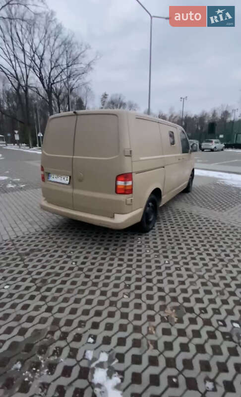 Вантажний фургон Volkswagen Transporter 2006 в Харкові