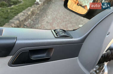 Мінівен Volkswagen Transporter 2006 в 