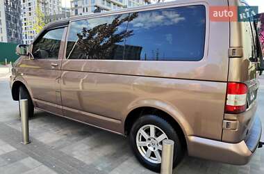 Минивэн Volkswagen Transporter 2010 в 