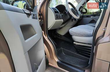 Минивэн Volkswagen Transporter 2010 в 