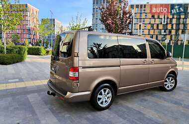 Минивэн Volkswagen Transporter 2010 в 