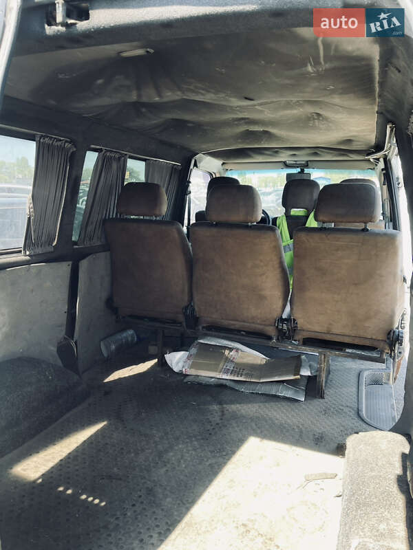 Минивэн Volkswagen Transporter 2001 в Киеве