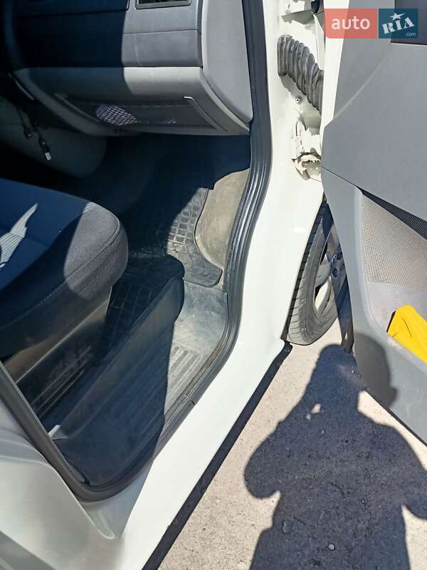 Мінівен Volkswagen Transporter 2006 в Миколаєві