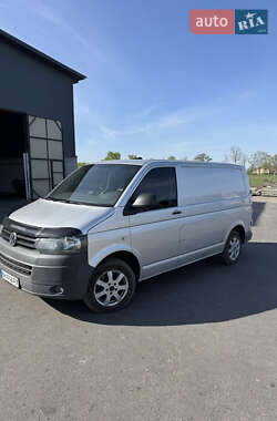 Грузовой фургон Volkswagen Transporter 2013 в Виннице