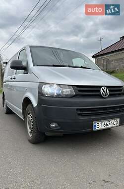 Грузопассажирский фургон Volkswagen Transporter 2015 в Николаеве