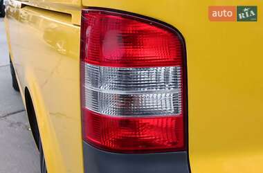 Вантажний фургон Volkswagen Transporter 2011 в 