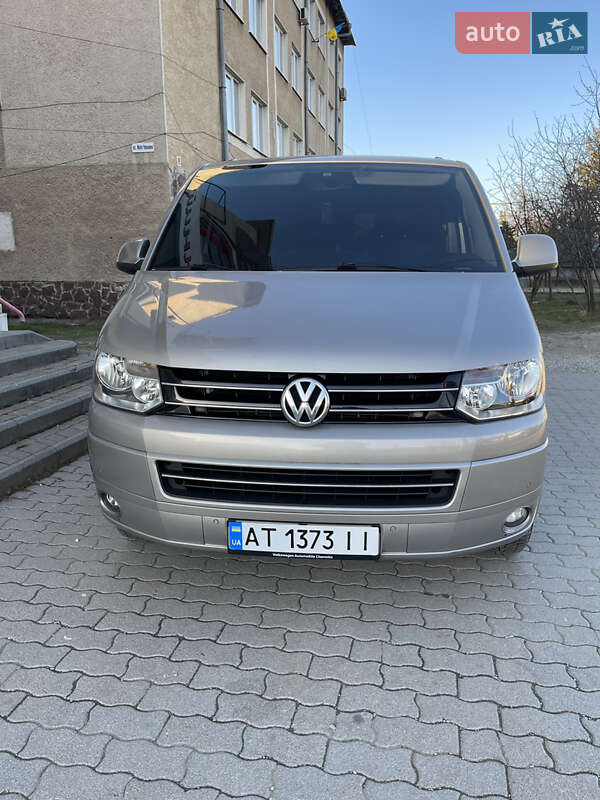 Мінівен Volkswagen Transporter 2012 в 