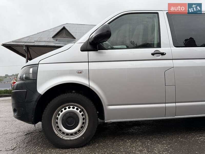 Мінівен Volkswagen Transporter 2016 в Кременці