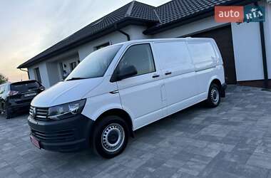 Вантажний фургон Volkswagen Transporter 2017 в Любомлі