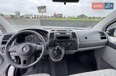 Минивэн Volkswagen Transporter 2013 в 
