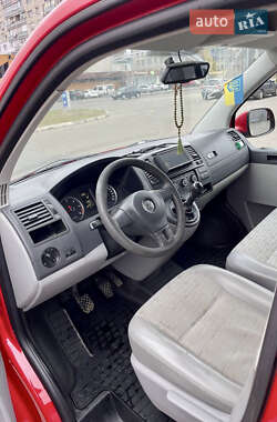 Грузовой фургон Volkswagen Transporter 2013 в 