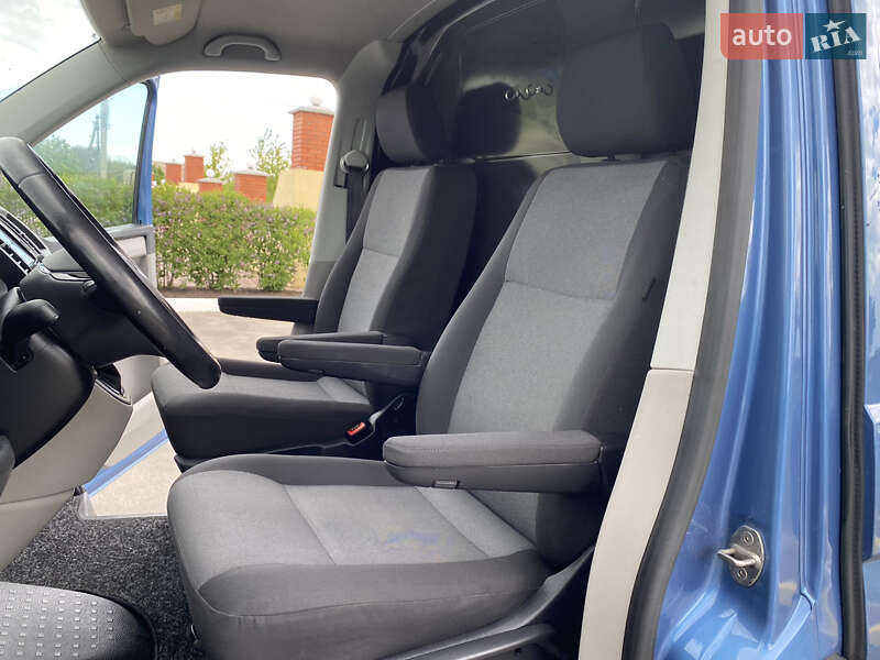 Грузовой фургон Volkswagen Transporter 2017 в Ирпене