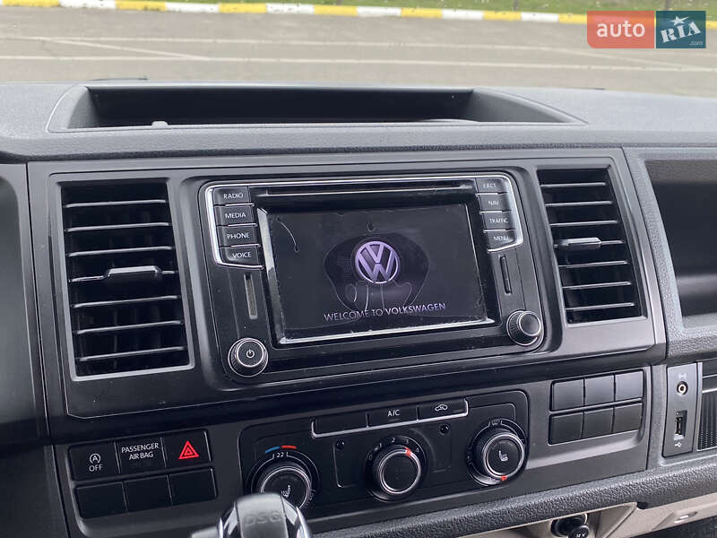 Грузовой фургон Volkswagen Transporter 2017 в Ирпене