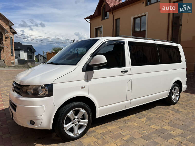 Мінівен Volkswagen Transporter 2010 в 