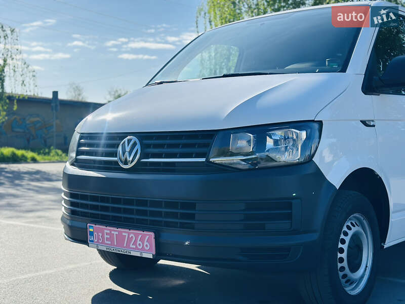 Вантажний фургон Volkswagen Transporter 2017 в Рівному