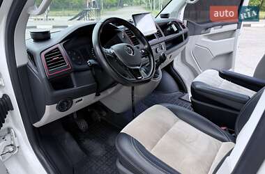 Минивэн Volkswagen Transporter 2016 в 