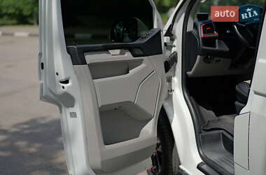 Минивэн Volkswagen Transporter 2016 в 