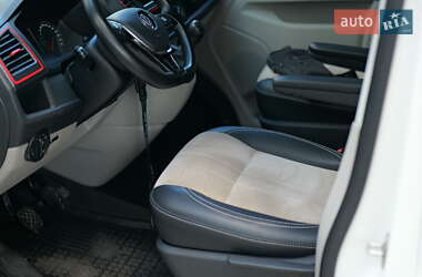 Минивэн Volkswagen Transporter 2016 в 