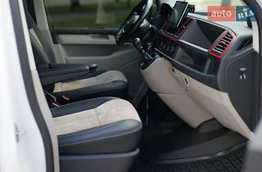 Минивэн Volkswagen Transporter 2016 в 