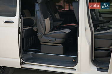 Минивэн Volkswagen Transporter 2016 в 