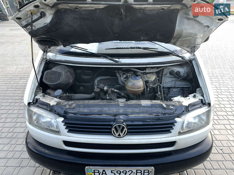Минивэн Volkswagen Transporter 2000 в Кропивницком