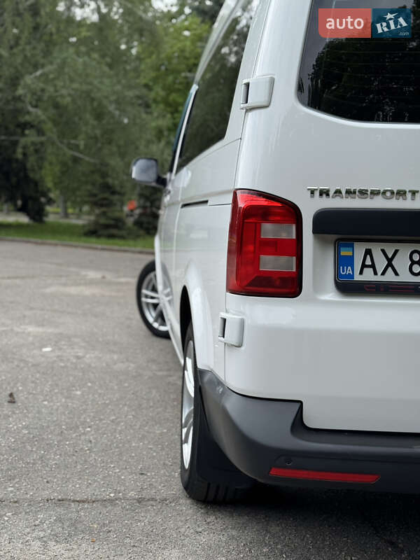 Минивэн Volkswagen Transporter 2016 в Краснограде