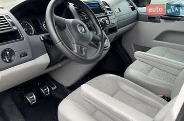Мінівен Volkswagen Transporter 2013 в 
