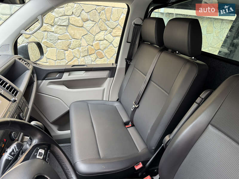 Вантажний фургон Volkswagen Transporter 2019 в Тячеві