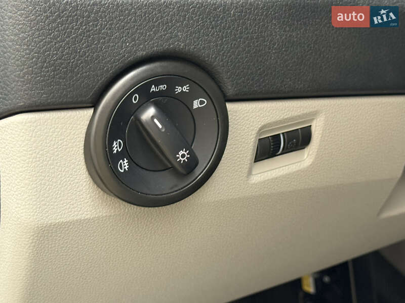 Вантажний фургон Volkswagen Transporter 2019 в Тячеві