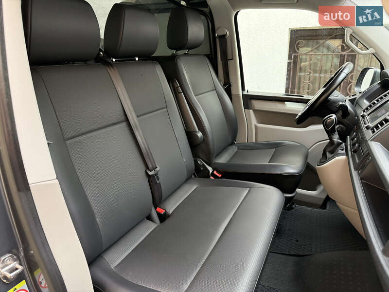 Вантажний фургон Volkswagen Transporter 2019 в Тячеві