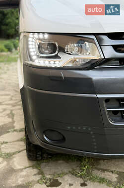 Минивэн Volkswagen Transporter 2015 в 