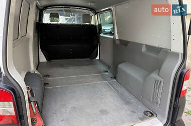 Минивэн Volkswagen Transporter 2015 в 