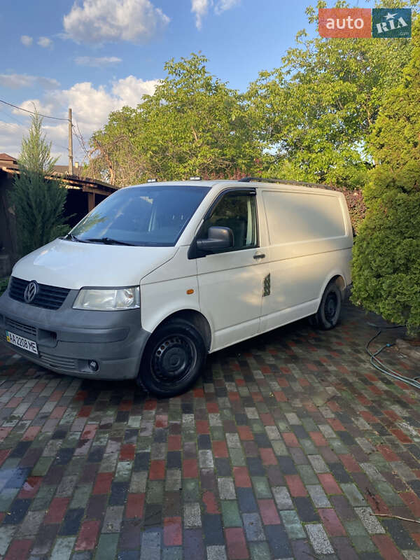 Вантажний фургон Volkswagen Transporter 2006 в Києві
