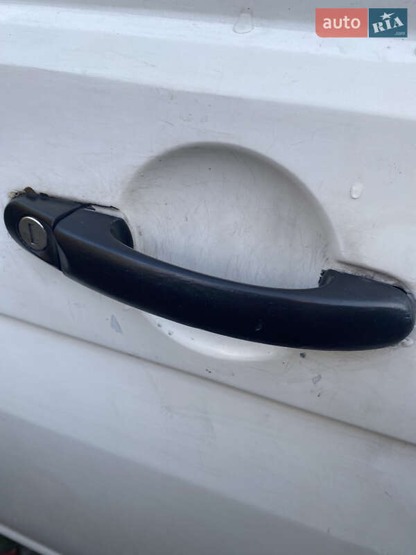 Вантажний фургон Volkswagen Transporter 2006 в Києві