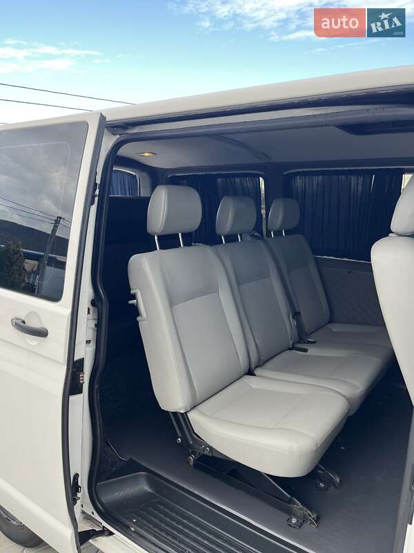 Мінівен Volkswagen Transporter 2016 в Хусті