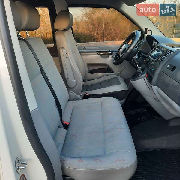 Мінівен Volkswagen Transporter 2006 в Миколаєві