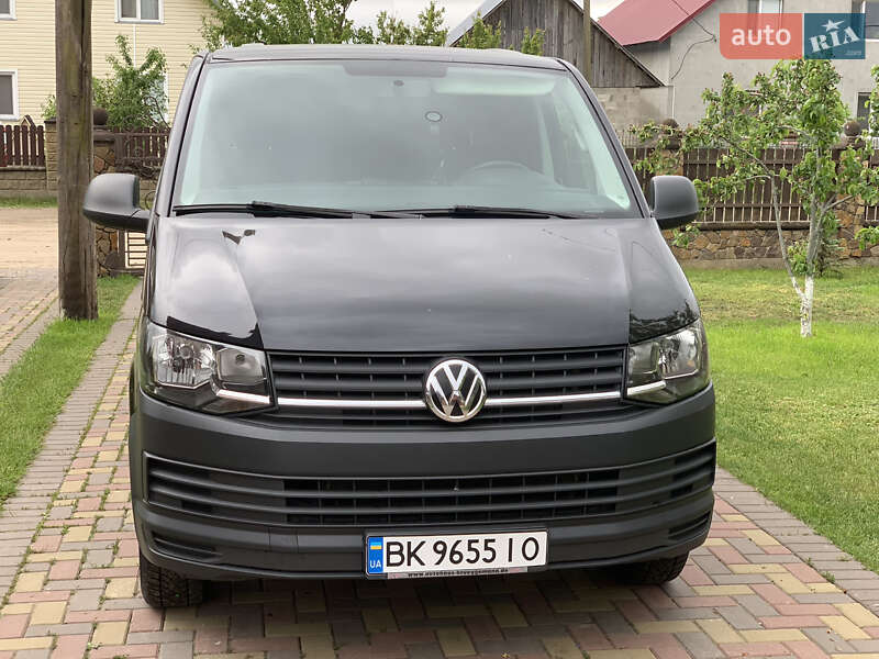 Минивэн Volkswagen Transporter 2016 в Ровно