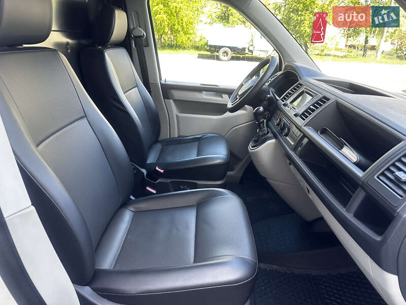 Вантажний фургон Volkswagen Transporter 2018 в Дубні