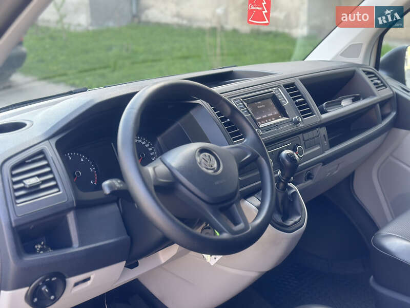 Вантажний фургон Volkswagen Transporter 2018 в Дубні
