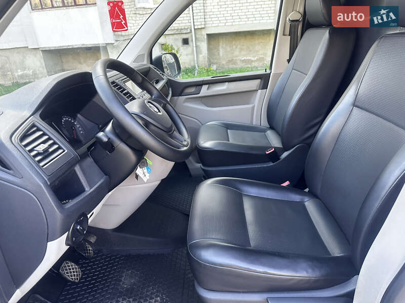 Вантажний фургон Volkswagen Transporter 2018 в Дубні