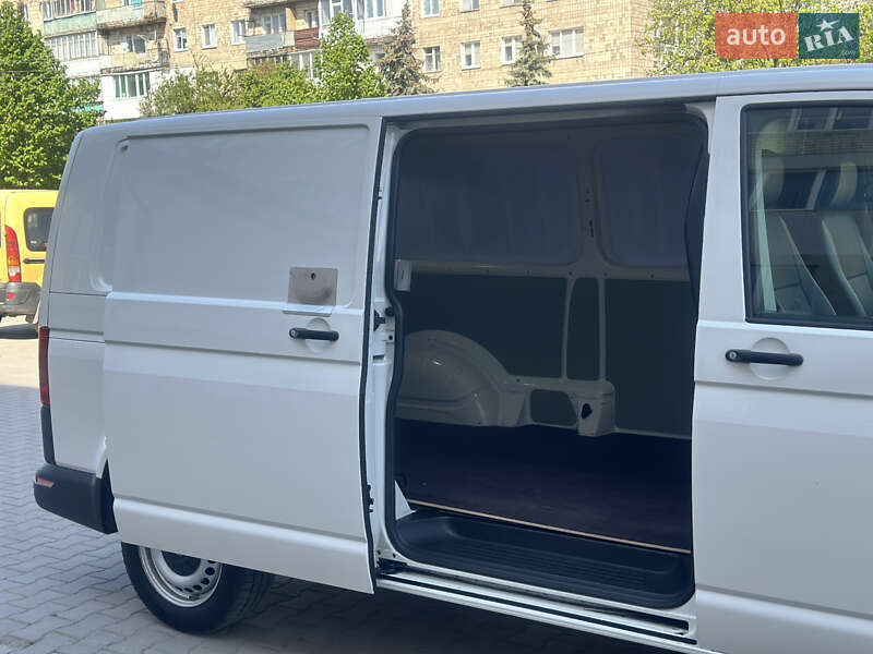 Вантажний фургон Volkswagen Transporter 2018 в Дубні