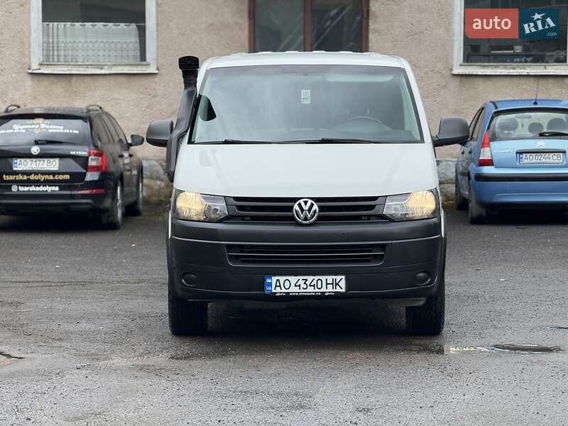 Мінівен Volkswagen Transporter 2014 в Тячеві