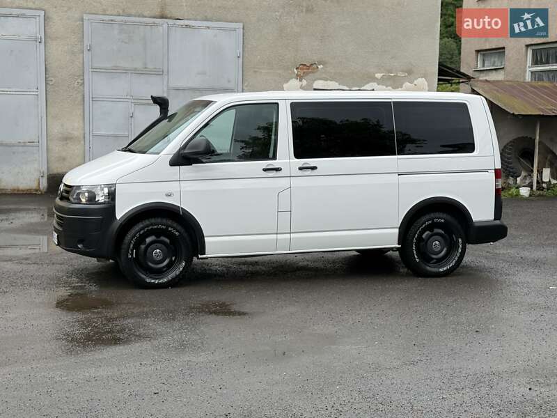 Мінівен Volkswagen Transporter 2014 в Тячеві