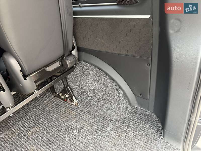 Мінівен Volkswagen Transporter 2014 в Тячеві