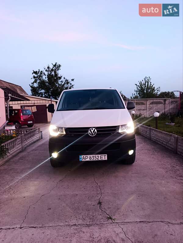 Вантажопасажирський фургон Volkswagen Transporter 2010 в Запоріжжі