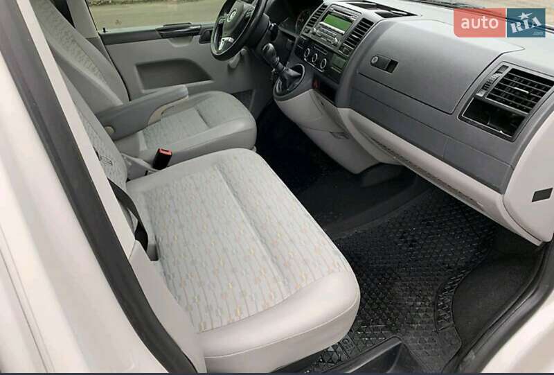 Вантажопасажирський фургон Volkswagen Transporter 2010 в Запоріжжі