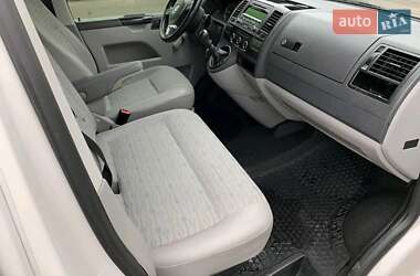 Грузопассажирский фургон Volkswagen Transporter 2010 в 