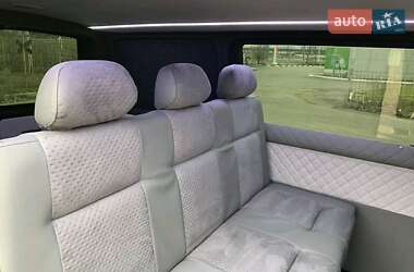 Грузопассажирский фургон Volkswagen Transporter 2010 в 