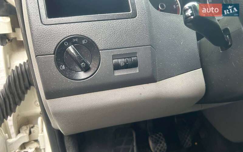 Мінівен Volkswagen Transporter 2011 в Чернівцях